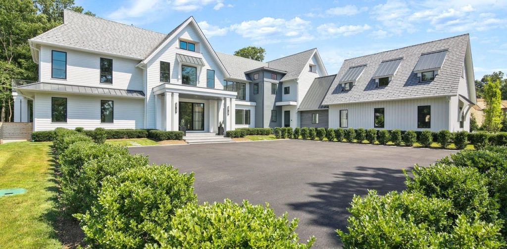 Mansion on the Mountain